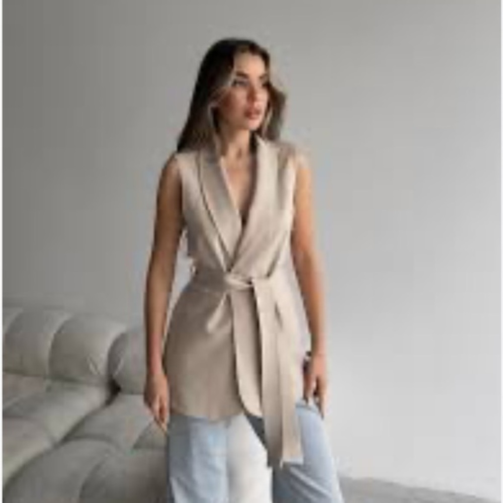 Matheson Beige Textured Sleeveless Open Front Vest with Belt Size Medium Pockets